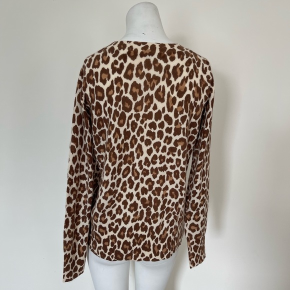 J.crew Cashmere classic-fit crewneck sweater in leopard print - Picture 7 of 7